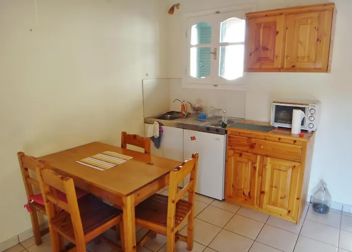 Lefkothea Apartman Fríni